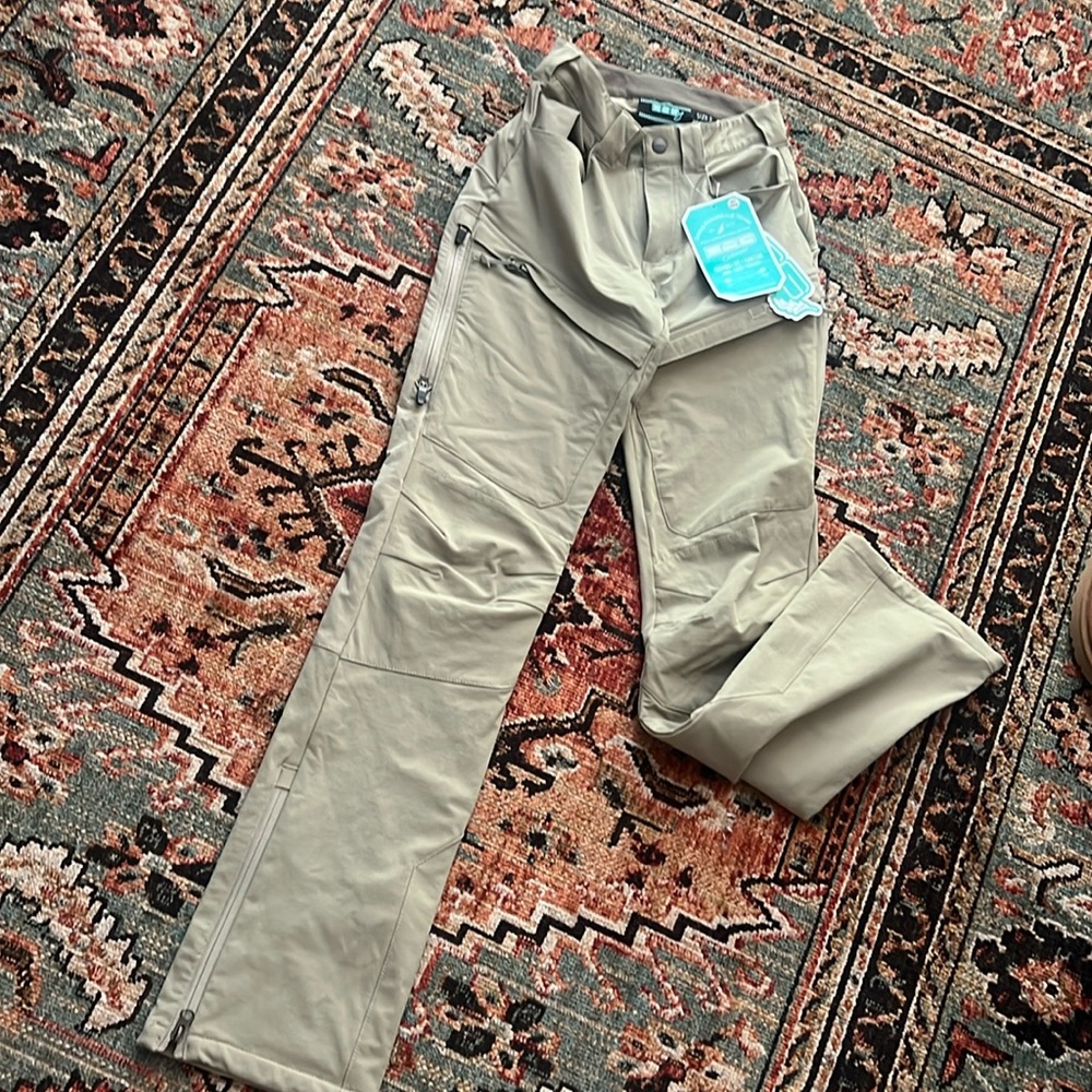 *NWT* DSG Outerwear women’s Kortni upland hunting pants - khaki - NEW WITH TAGS